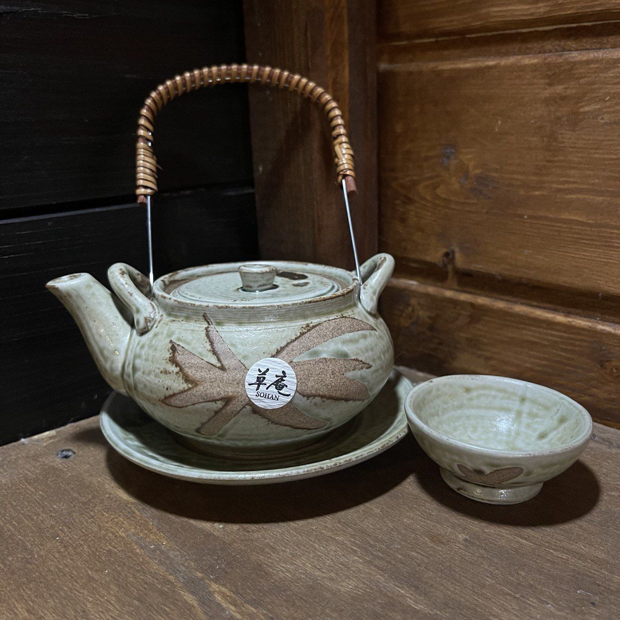 TEIERA IN TERRACOTTA RAMI DI LEGNO